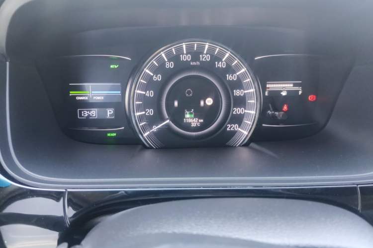 Used Honda Elysion 2019 2.0L Hybrid Luxury Edition Odometer Close Up