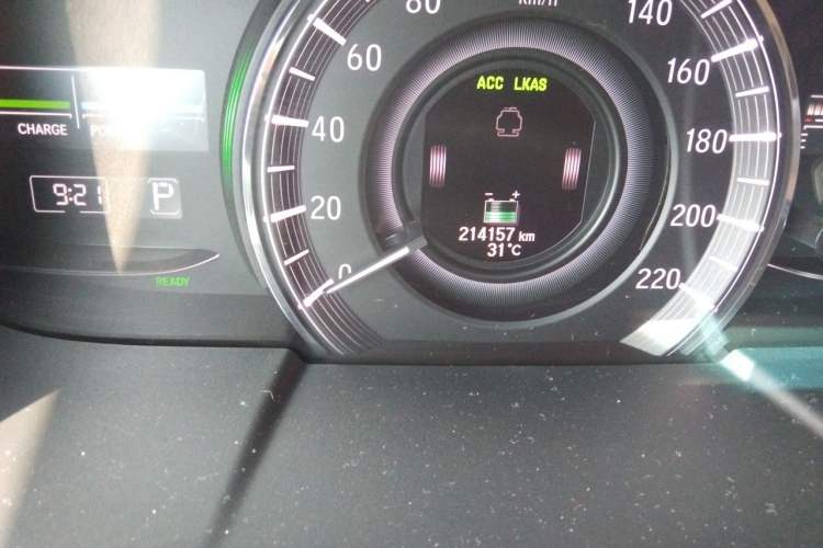 Used Honda Elysion 2019 2.0L Hybrid Supreme Edition Odometer Close Up