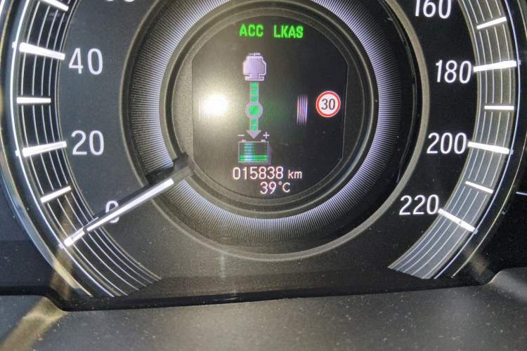 Used Honda Elysion 2019 2.0L Hybrid Luxury Edition Odometer Close Up