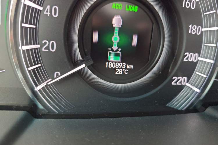 Used Honda Elysion 2019 2.0L Hybrid Luxury Edition Odometer Close Up