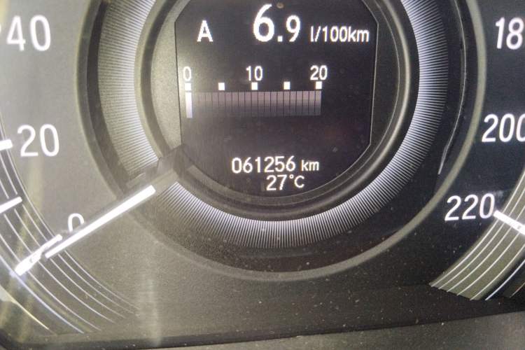 Used Honda Elysion 2019 2.0L Hybrid Luxury Edition Odometer Close Up