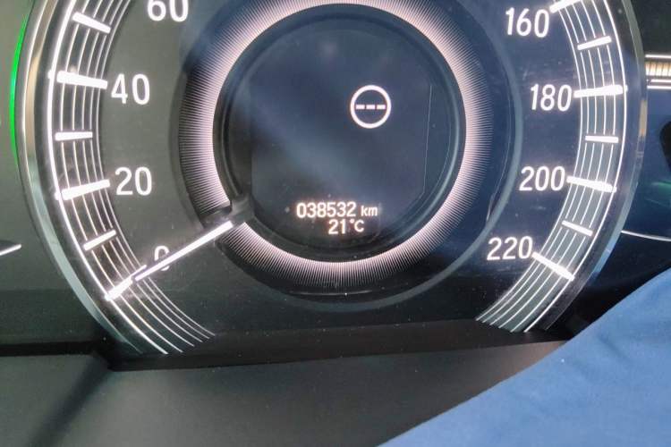 Used Honda Elysion 2019 2.0L Hybrid Luxury Edition Odometer Close Up