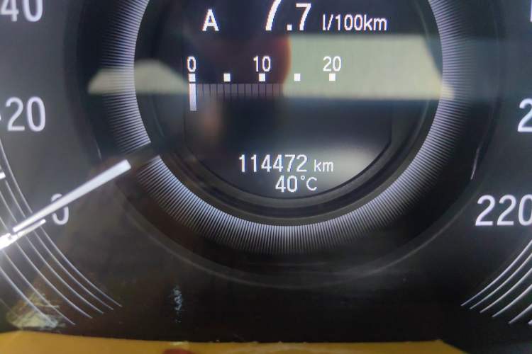 Used Honda Elysion 2019 2.0L Hybrid Supreme Edition Odometer Close Up