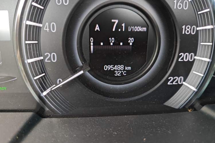 Used Honda Elysion 2019 2.0L Hybrid Luxury Edition Odometer Close Up