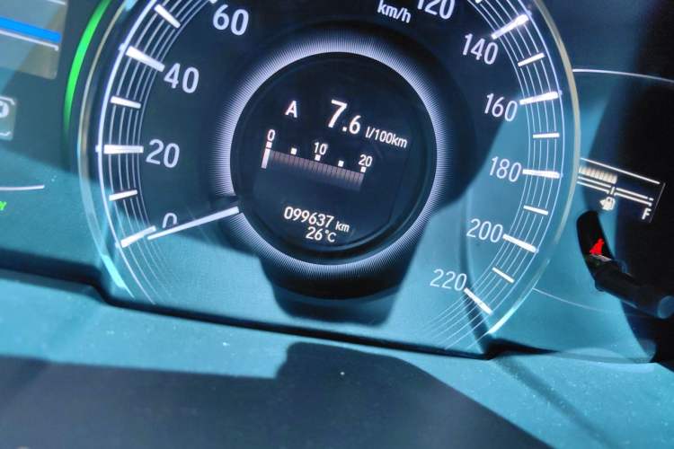 Used Honda Elysion 2019 2.0L Hybrid Luxury Edition Odometer Close Up