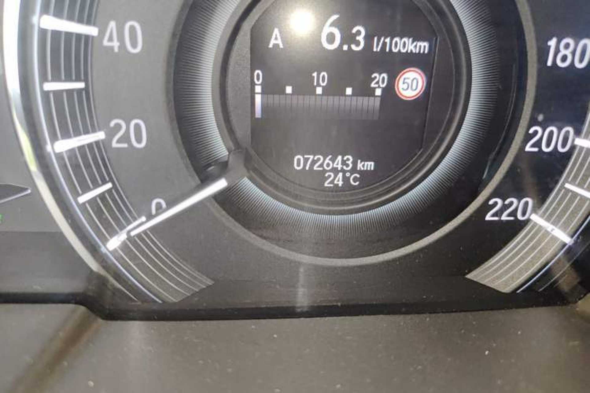 Used Honda Elysion 2019 2.0L Hybrid Luxury Edition Odometer Close Up
