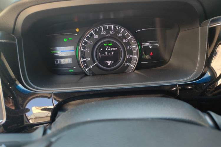 Used Honda Elysion 2019 2.0L Hybrid Luxury Edition Odometer Close Up