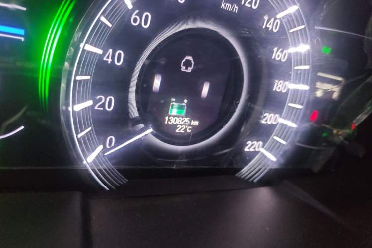 Used Honda Elysion 2019 2.0L Hybrid Supreme Edition Odometer Close Up