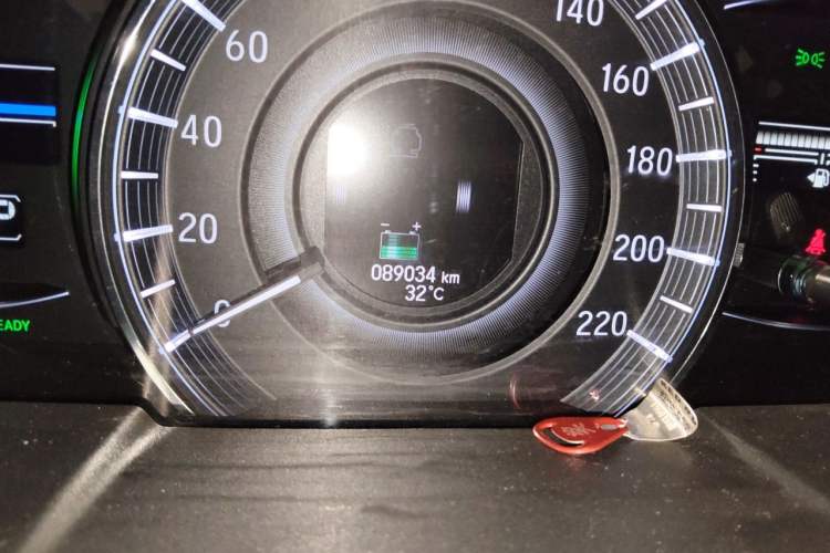 Used Honda Elysion 2019 2.0L Hybrid Luxury Edition Odometer Close Up