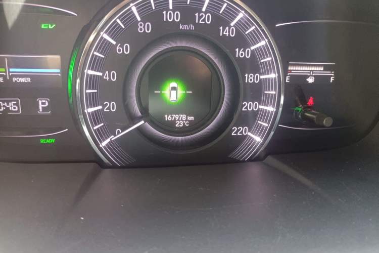 Used Honda Elysion 2019 2.0L Hybrid Supreme Edition Odometer Close Up