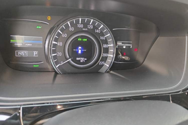 Used Honda Elysion 2019 2.0L Hybrid Luxury Edition Odometer Close Up
