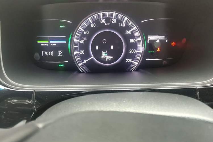 Used Honda Elysion 2019 2.0L Hybrid Luxury Edition Odometer Close Up