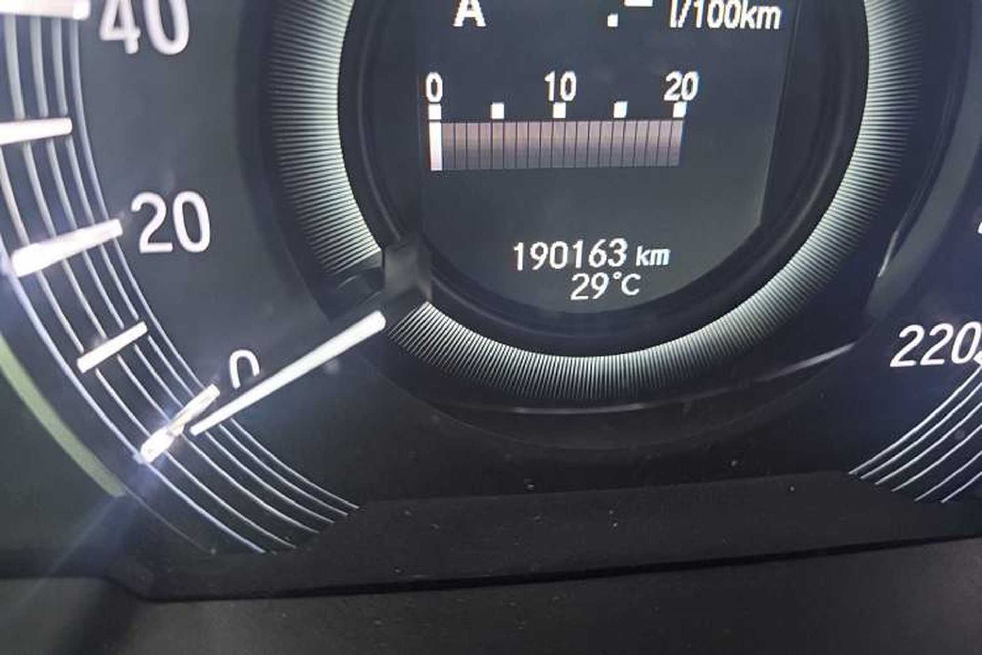Used Honda Elysion 2019 2.0L Hybrid Luxury Edition Odometer Close Up