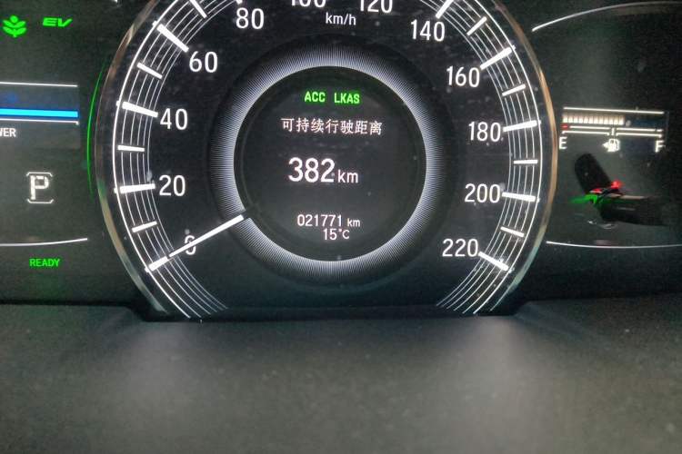 Used Honda Elysion 2019 2.0L Hybrid Supreme Edition Odometer Close Up