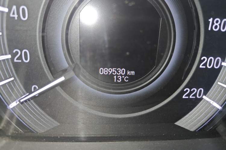 Used Honda Elysion 2019 2.0L Hybrid Luxury Edition Odometer Close Up