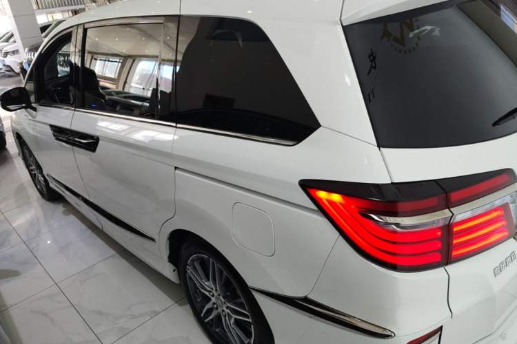 Used Honda Elysion 2019 2.0L Hybrid Luxury Edition Rear Left 45 Deg