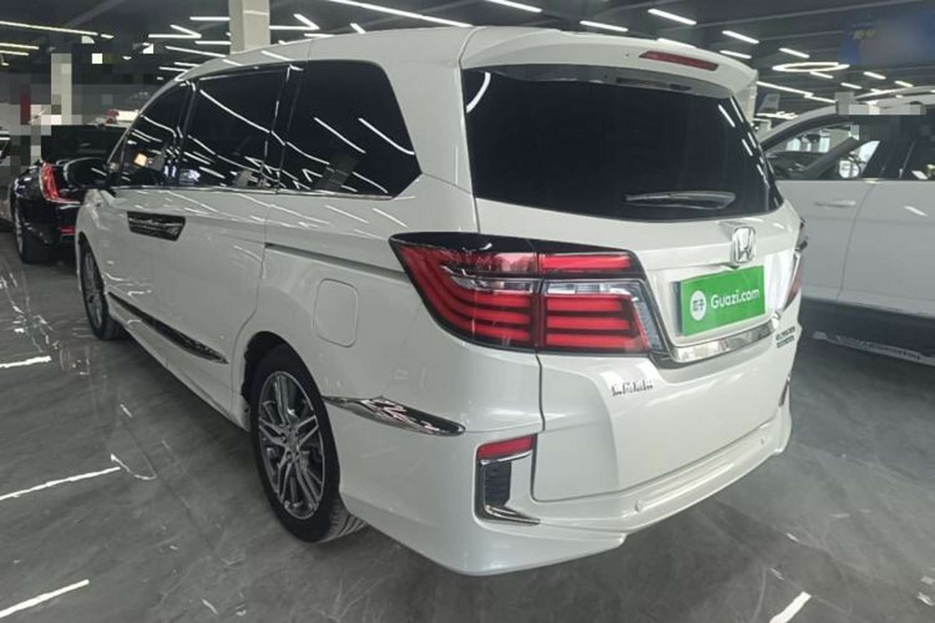 Used Honda Elysion 2019 2.0L Hybrid Luxury Edition Rear Left 45 Deg