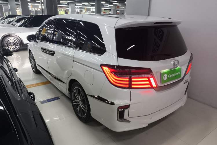 Used Honda Elysion 2019 2.0L Hybrid Luxury Edition Rear Left 45 Deg