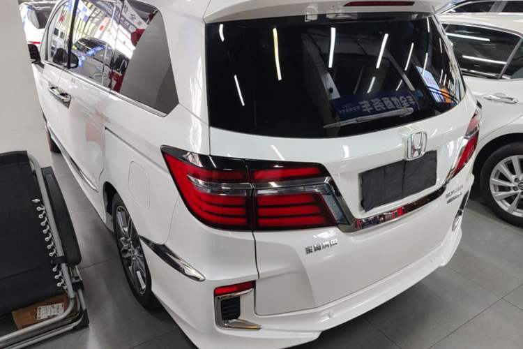 Used Honda Elysion 2019 2.0L Hybrid Luxury Edition Rear Left 45 Deg