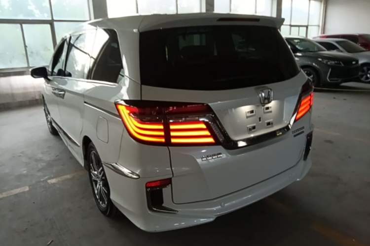 Used Honda Elysion 2019 2.0L Hybrid Luxury Edition Rear Left 45 Deg