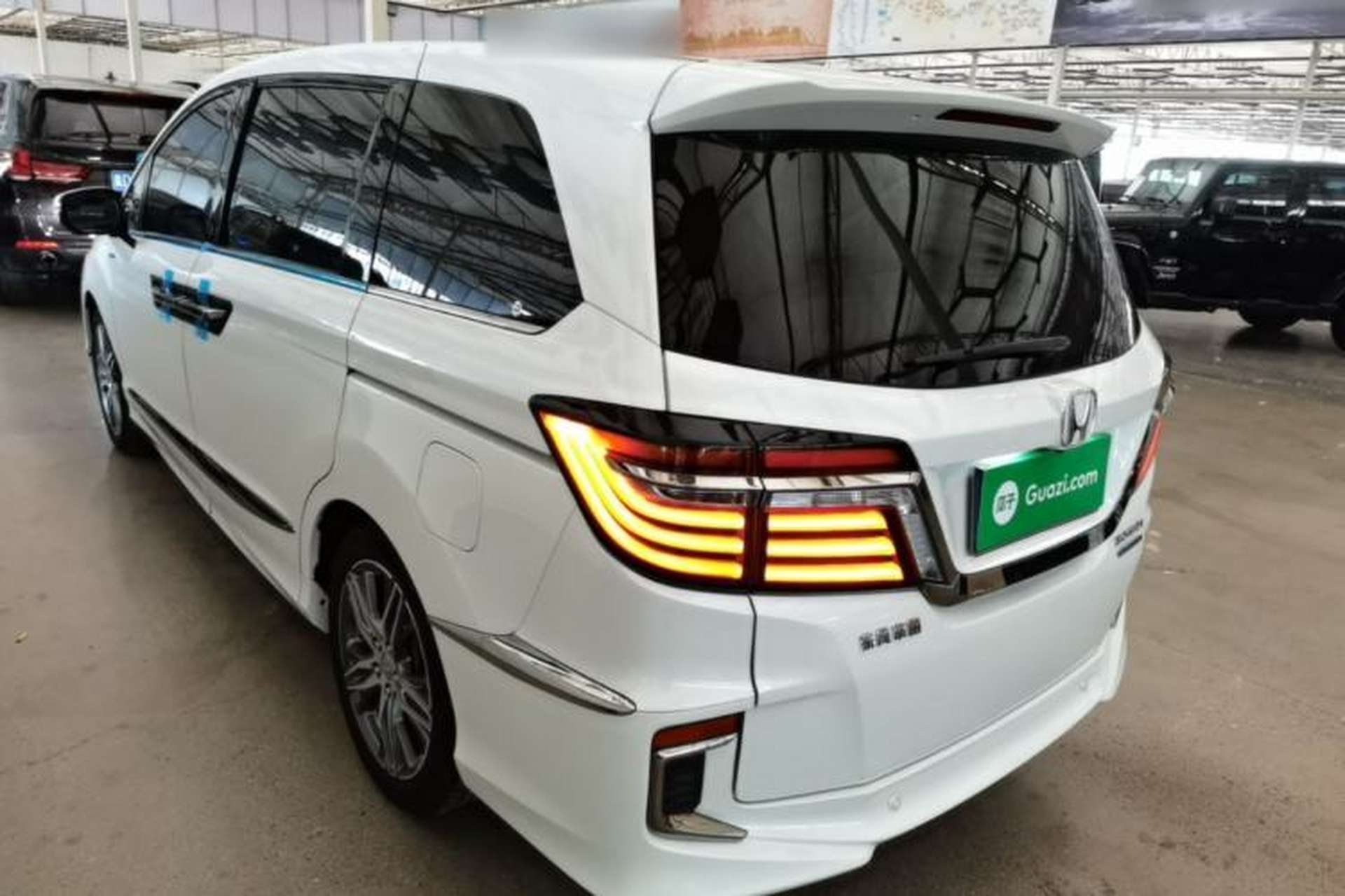 Used Honda Elysion 2019 2.0L Hybrid Luxury Edition Rear Left 45 Deg