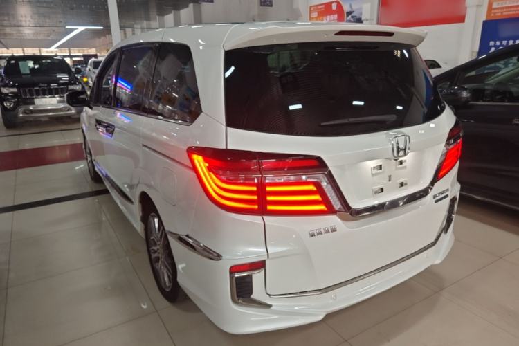 Used Honda Elysion 2019 2.0L Hybrid Luxury Edition Rear Left 45 Deg