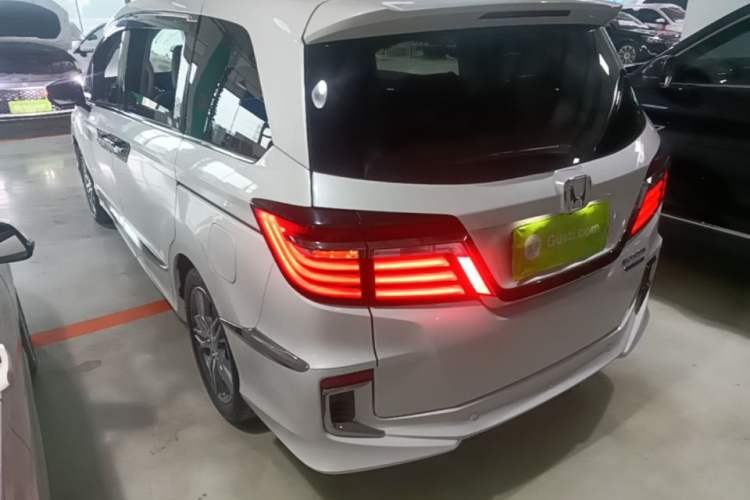 Used Honda Elysion 2019 2.0L Hybrid Luxury Edition Rear Left 45 Deg