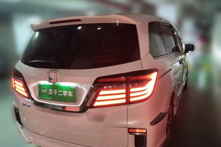 Used Honda Elysion 2019 2.0L Hybrid Luxury Edition Rear Right 45 Deg