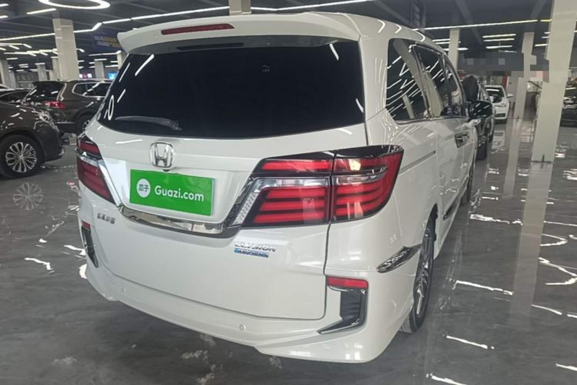 Used Honda Elysion 2019 2.0L Hybrid Luxury Edition Rear Right 45 Deg