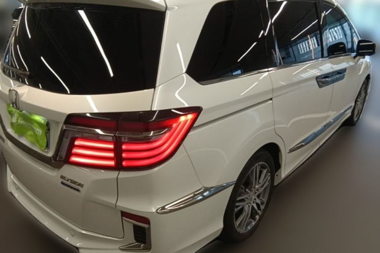Used Honda Elysion 2019 2.0L Hybrid Luxury Edition Rear Right 45 Deg