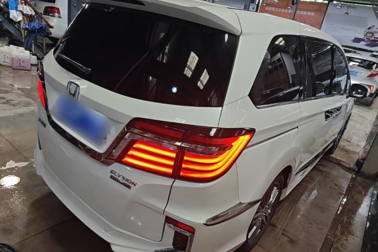 Used Honda Elysion 2019 2.0L Hybrid Luxury Edition Rear Right 45 Deg