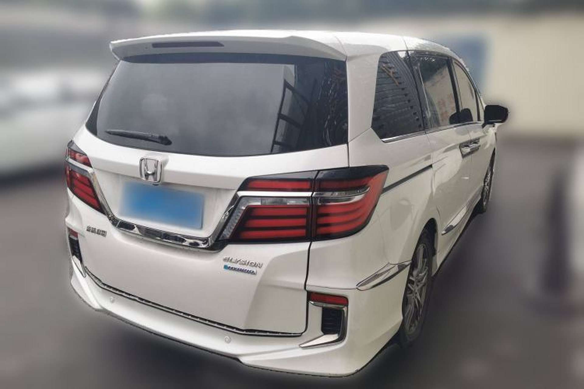Used Honda Elysion 2019 2.0L Hybrid Luxury Edition Rear Right 45 Deg