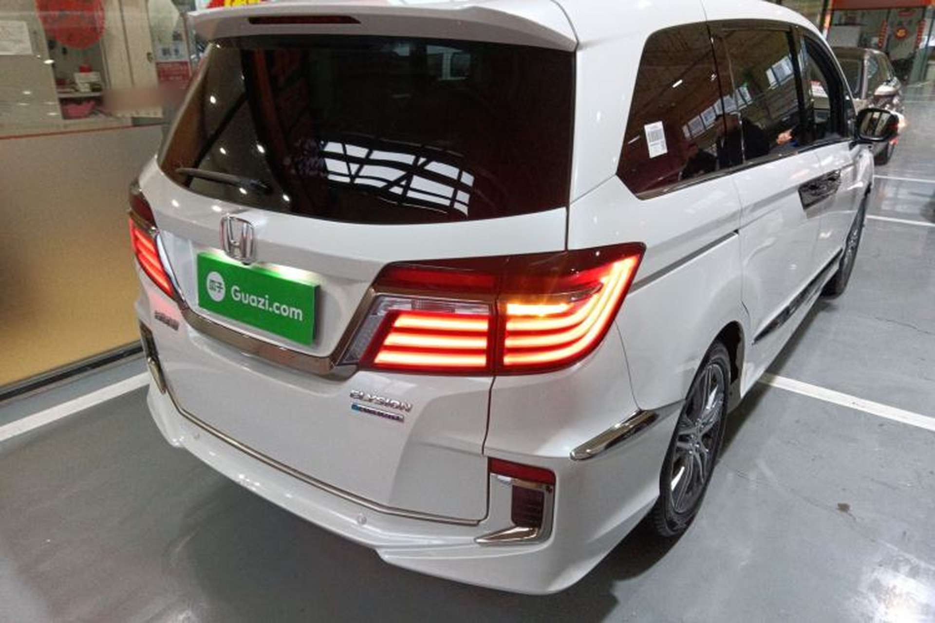Used Honda Elysion 2019 2.0L Hybrid Luxury Edition Rear Right 45 Deg