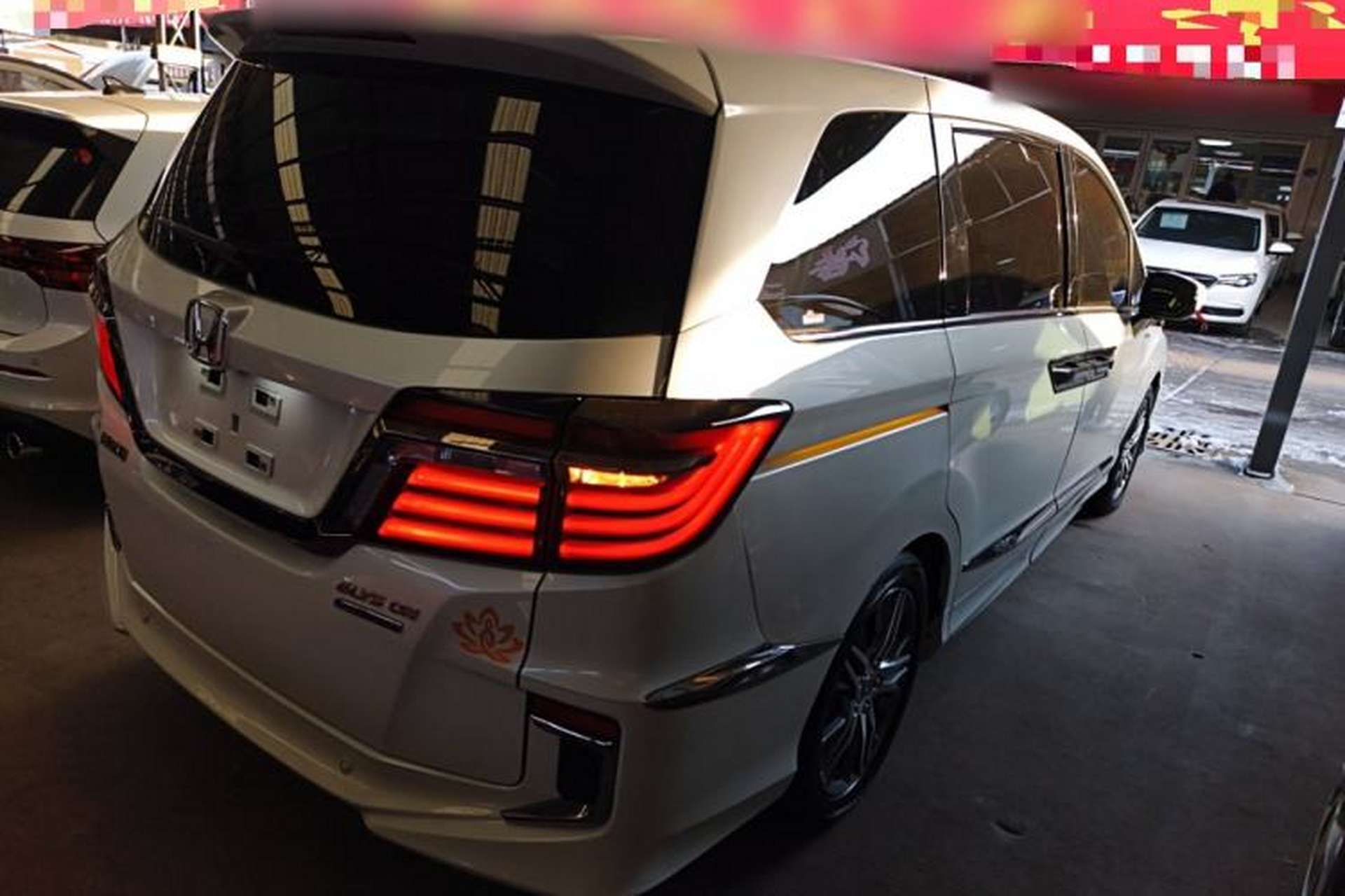 Used Honda Elysion 2019 2.0L Hybrid Comfort Edition Rear Right 45 Deg