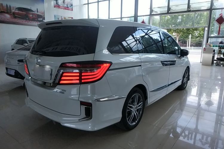 Used Honda Elysion 2019 2.0L Hybrid Supreme Edition Rear Right 45 Deg