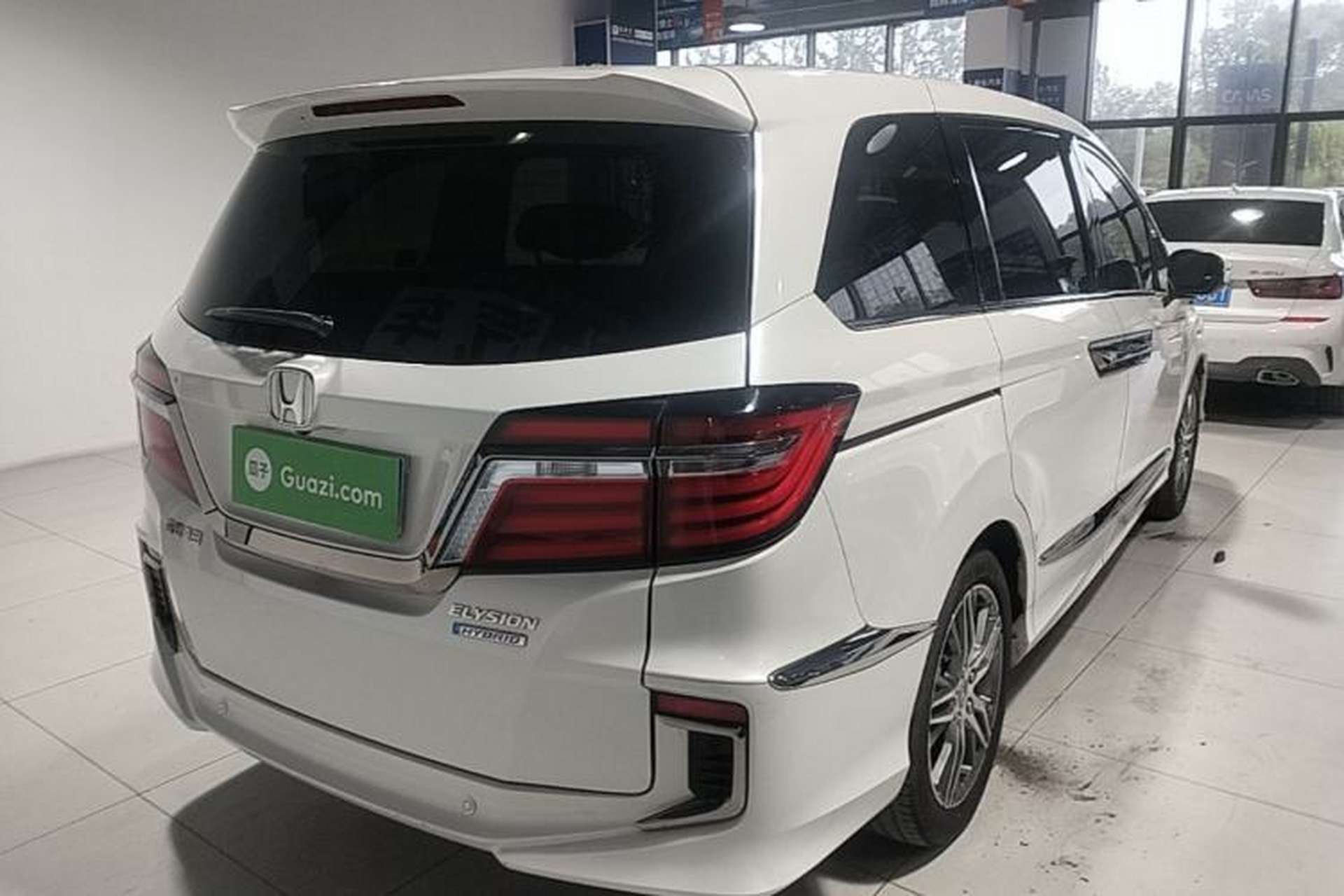 Used Honda Elysion 2019 2.0L Hybrid Luxury Edition Rear Right 45 Deg