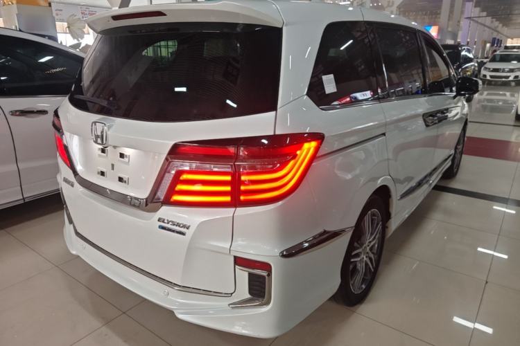 Used Honda Elysion 2019 2.0L Hybrid Luxury Edition Rear Right 45 Deg