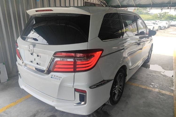 Used Honda Elysion 2019 2.0L Hybrid Luxury Edition Rear Right 45 Deg