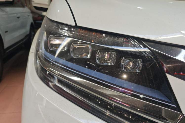 Used Honda Elysion 2019 2.0L Hybrid Luxury Edition Right Front Headlight