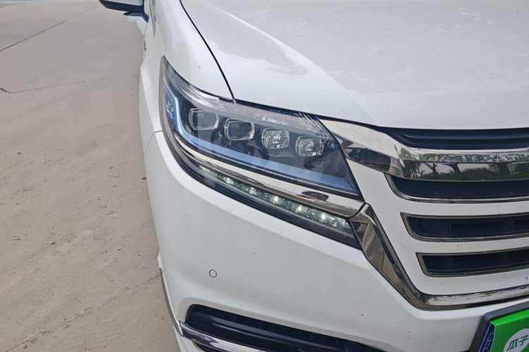 Used Honda Elysion 2019 2.0L Hybrid Supreme Edition Right Front Headlight