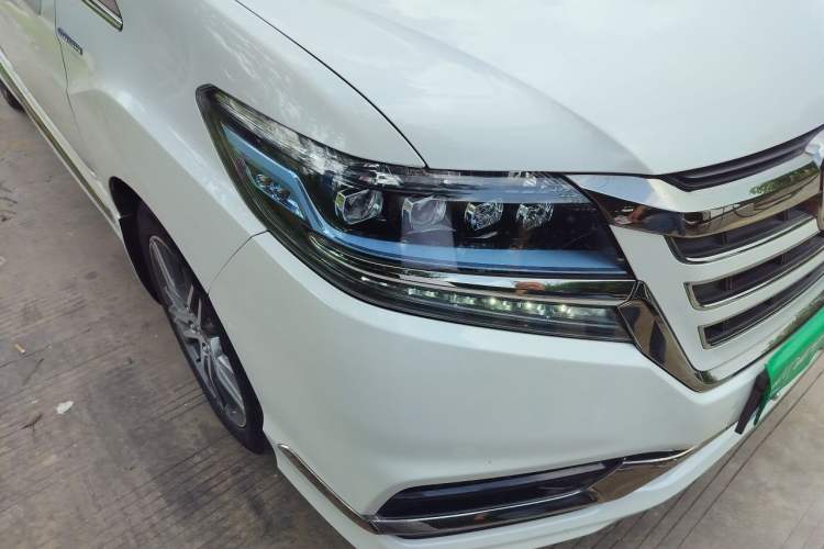 Used Honda Elysion 2019 2.0L Hybrid Luxury Edition Right Front Headlight