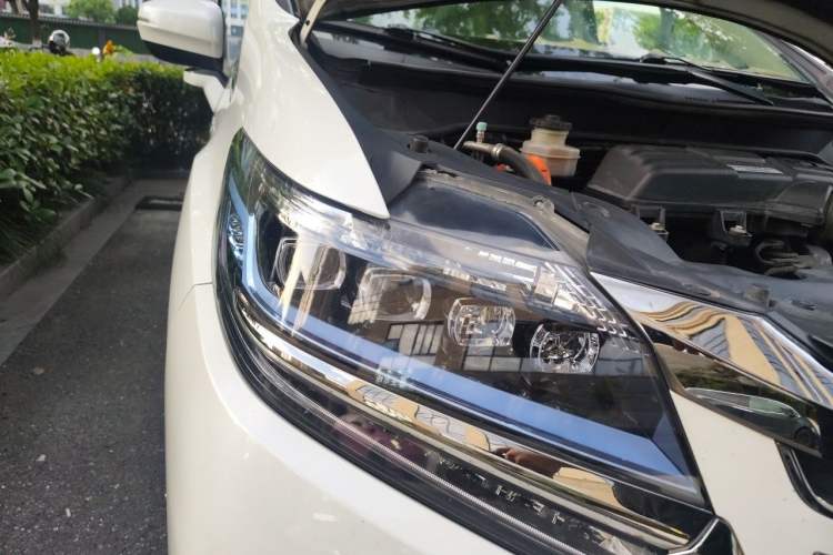 Used Honda Elysion 2019 2.0L Hybrid Supreme Edition Right Front Headlight