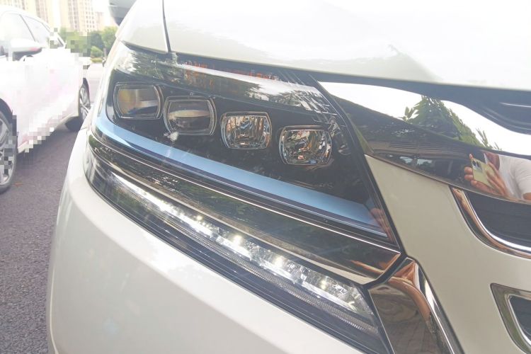 Used Honda Elysion 2019 2.0L Hybrid Luxury Edition Right Front Headlight