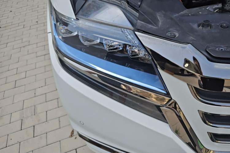 Used Honda Elysion 2019 2.0L Hybrid Supreme Edition Right Front Headlight