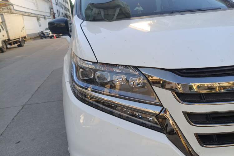 Used Honda Elysion 2019 2.0L Hybrid Luxury Edition Right Front Headlight