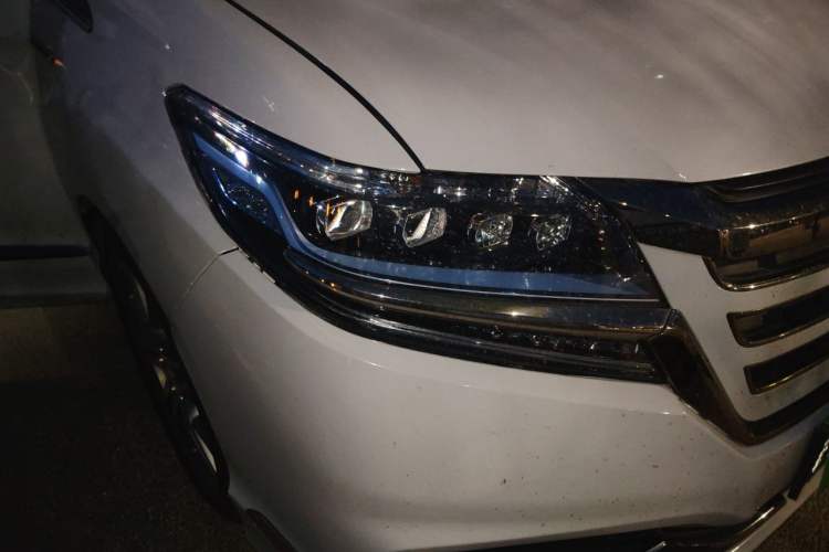 Used Honda Elysion 2019 2.0L Hybrid Luxury Edition Right Front Headlight
