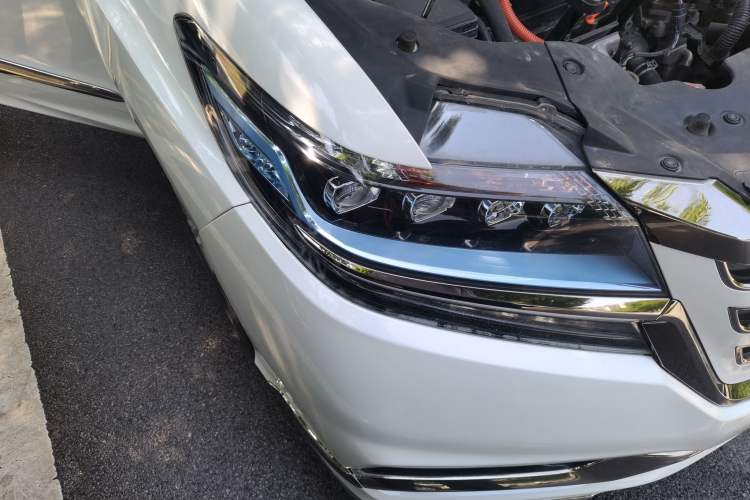 Used Honda Elysion 2019 2.0L Hybrid Luxury Edition Right Front Headlight
