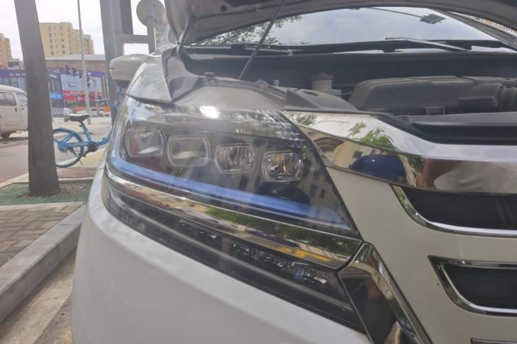 Used Honda Elysion 2019 2.0L Hybrid Supreme Edition Right Front Headlight