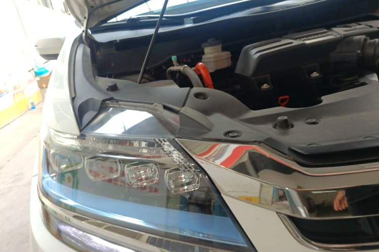 Used Honda Elysion 2019 2.0L Hybrid Luxury Edition Right Front Headlight