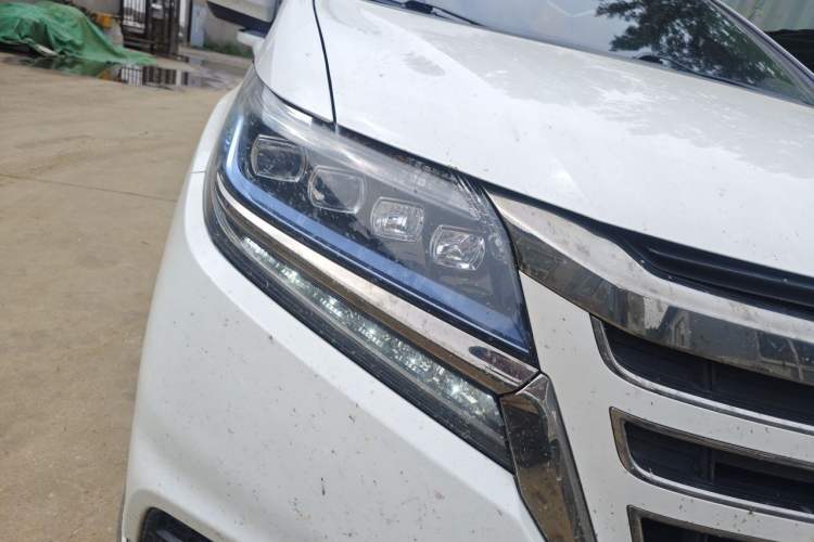 Used Honda Elysion 2019 2.0L Hybrid Luxury Edition Right Front Headlight